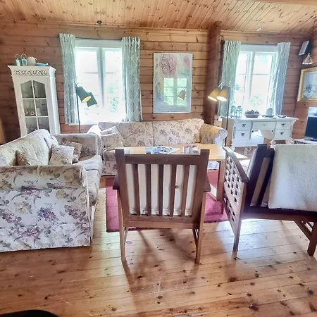 Tatil Evi Ferienhaus-auf-naturgrundstueck-mit-ofen-tischfussball-und-zwei-terrassen