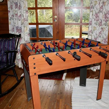 Ferienhaus-auf-naturgrundstueck-mit-ofen-tischfussball-und-zwei-terrassen *