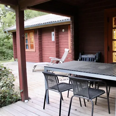 Ferienhaus-auf-naturgrundstueck-mit-ofen-tischfussball-und-zwei-terrassen Tatil Evi Ristinge